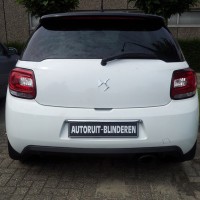 Witte Citroën DS3 met geblindeerde ruiten