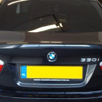 Zwarte BMW 3Serie Sedan met geblindeerde ramen